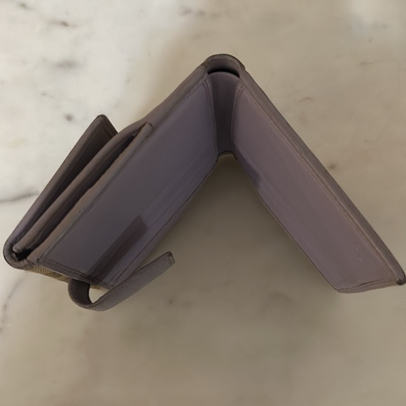 Gucci Lilac Trim Wallet - Picture 6 of 14